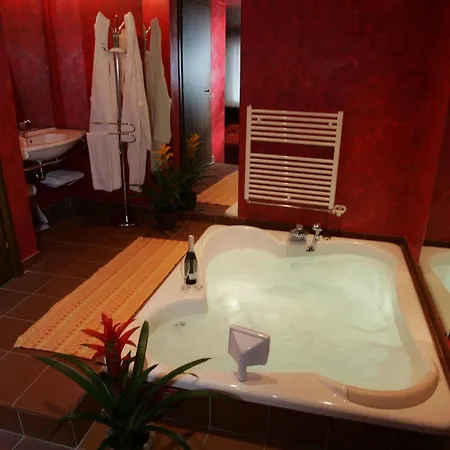 Ranch Hotel *