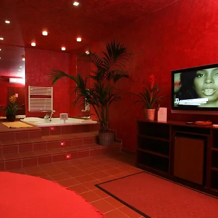 Ranch Hotel *
